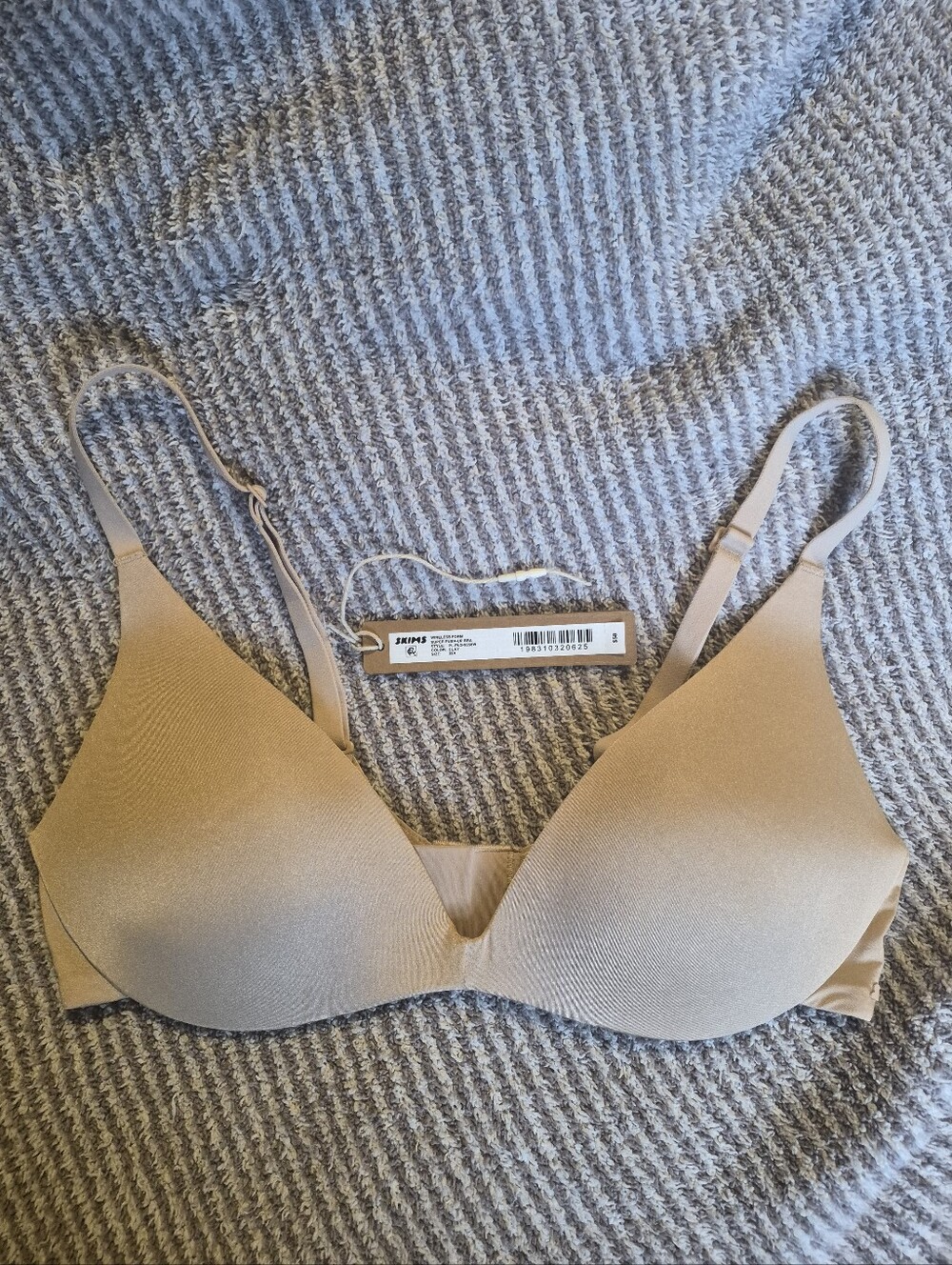 SKIMS NWOT Wireless Form Super Push Up Bra Clay Nude 32A
